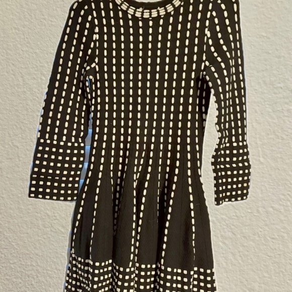 H&M black and white flattering knit dress/ Christmas ready - Picture 2 of 4